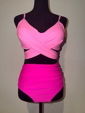 NWOT-Cross wrap halter bikini